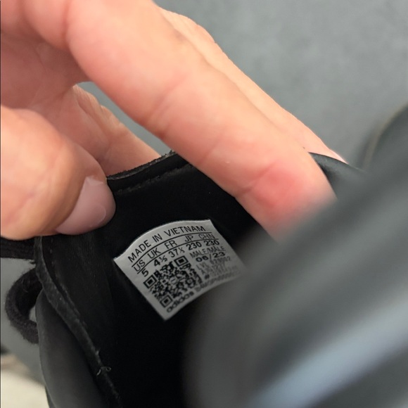 Adidas Samba Black and Gold Sneakers - Picture 5 of 8